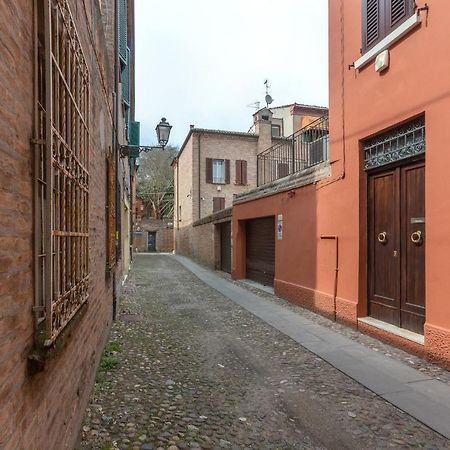 Ferrara Casa Dell'Archivolto Con Garage Lejlighed Eksteriør billede