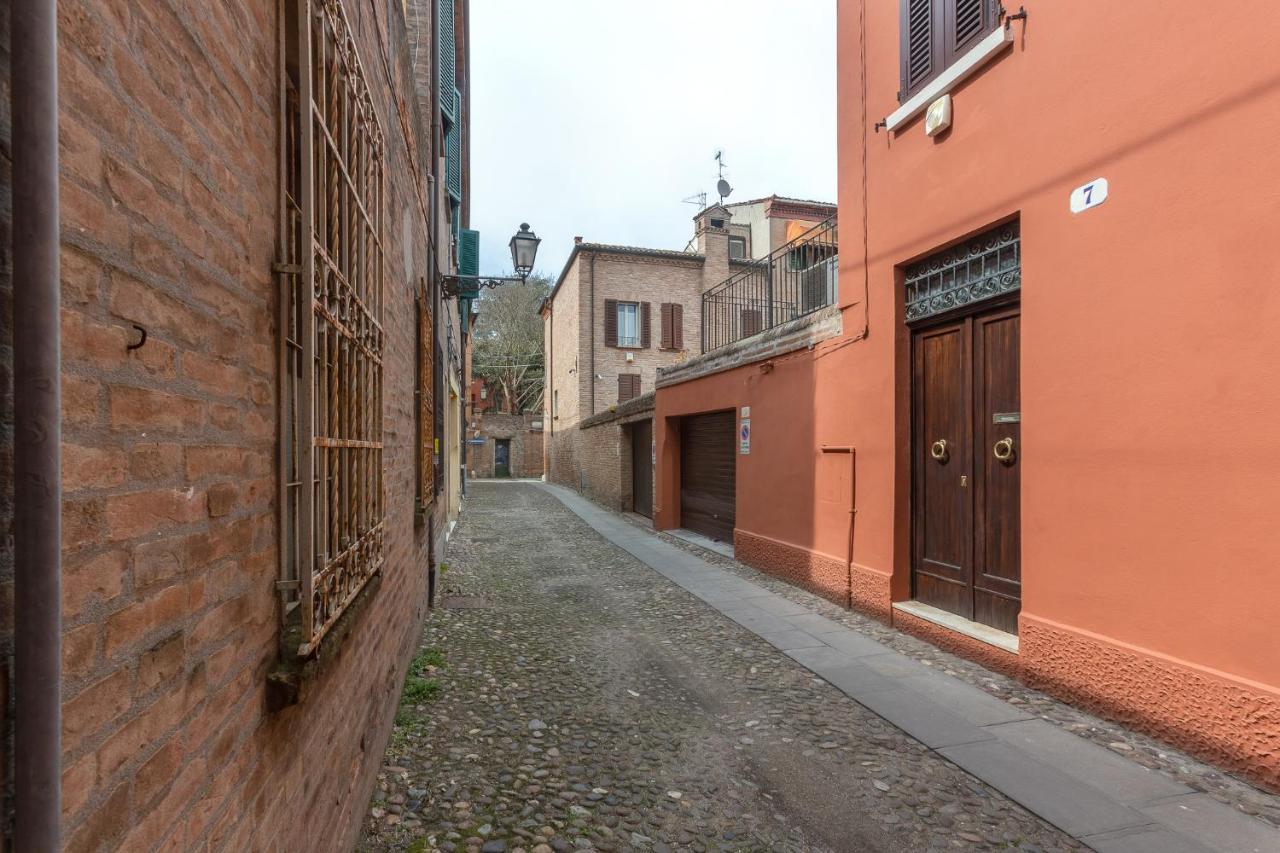 Ferrara Casa Dell'Archivolto Con Garage Lejlighed Eksteriør billede