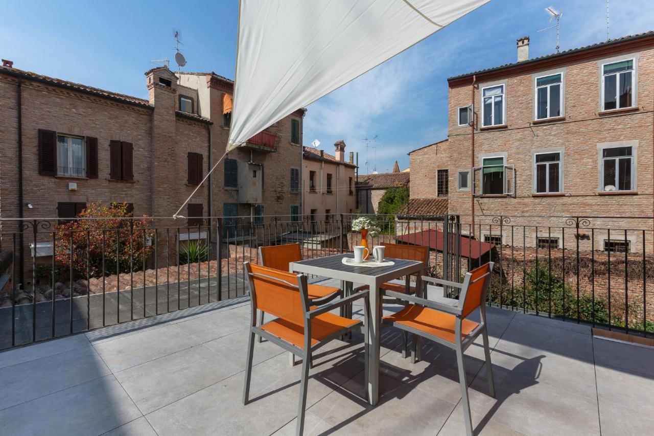 Ferrara Casa Dell'Archivolto Con Garage Lejlighed Eksteriør billede