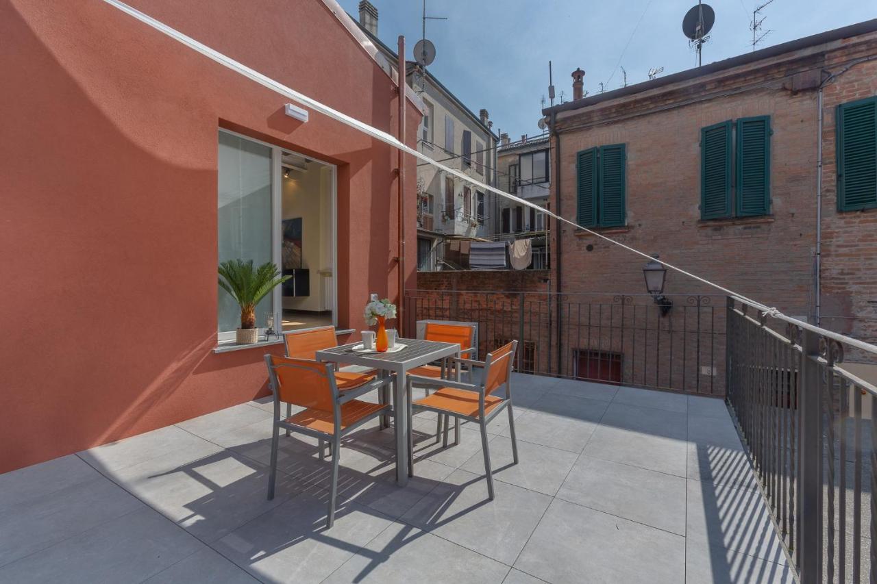 Ferrara Casa Dell'Archivolto Con Garage Lejlighed Eksteriør billede