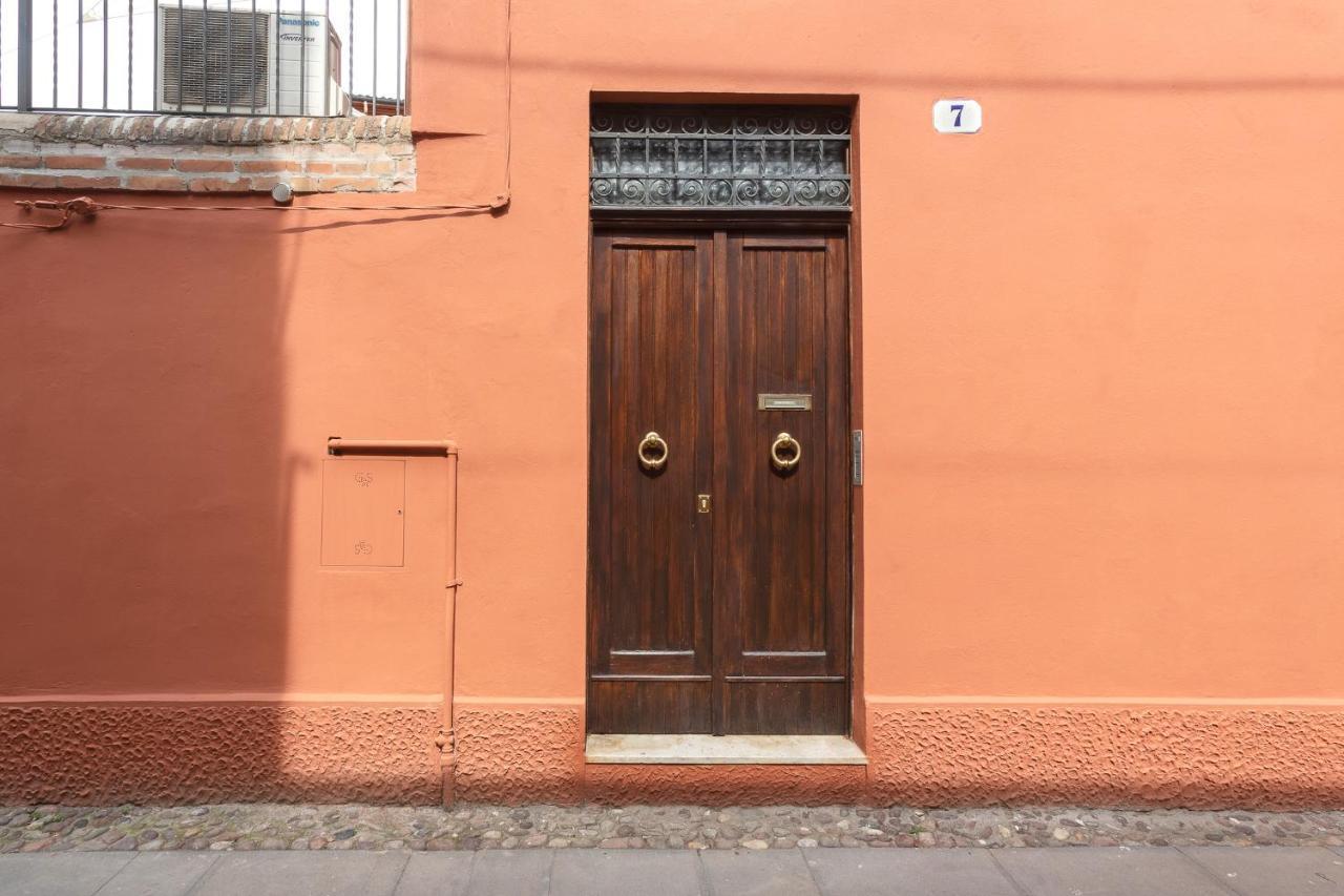 Ferrara Casa Dell'Archivolto Con Garage Lejlighed Eksteriør billede