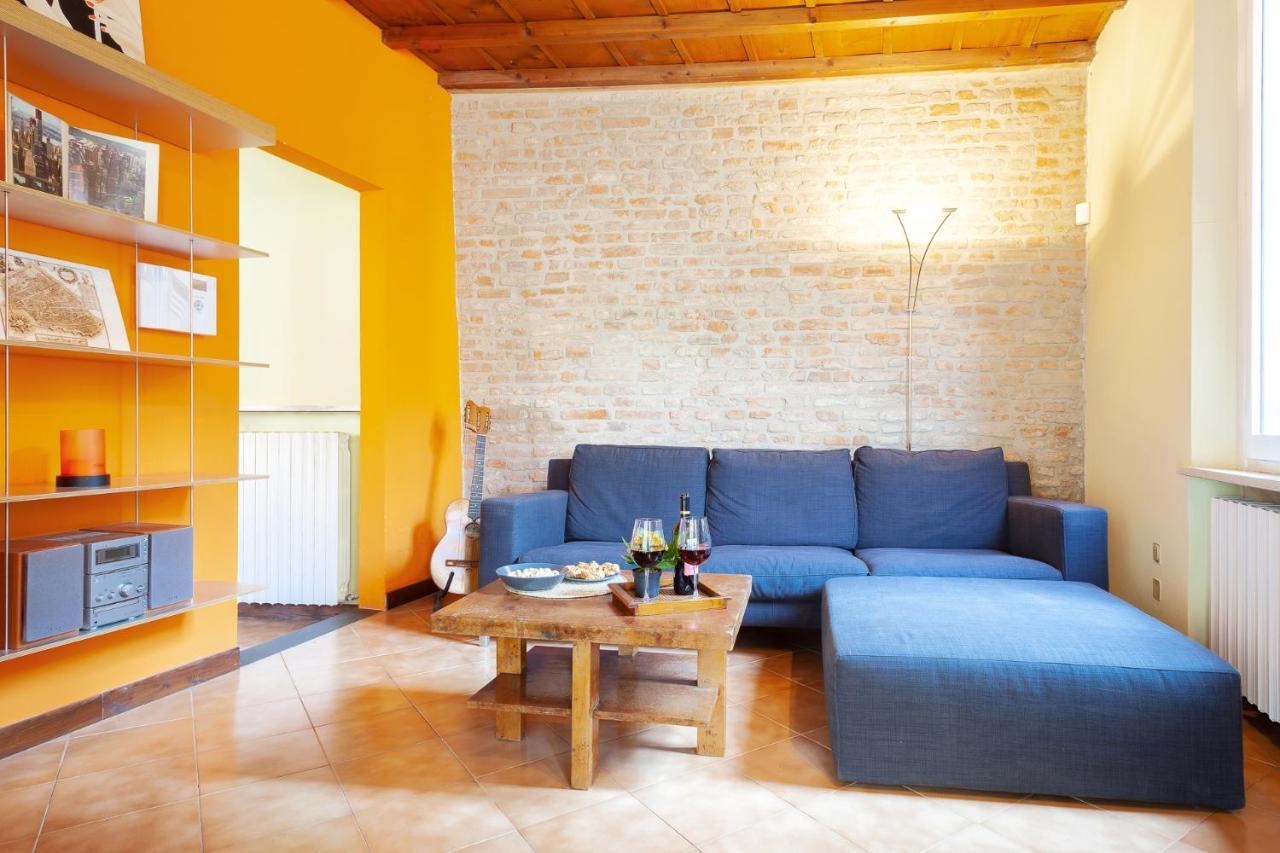 Ferrara Casa Dell'Archivolto Con Garage Lejlighed Eksteriør billede