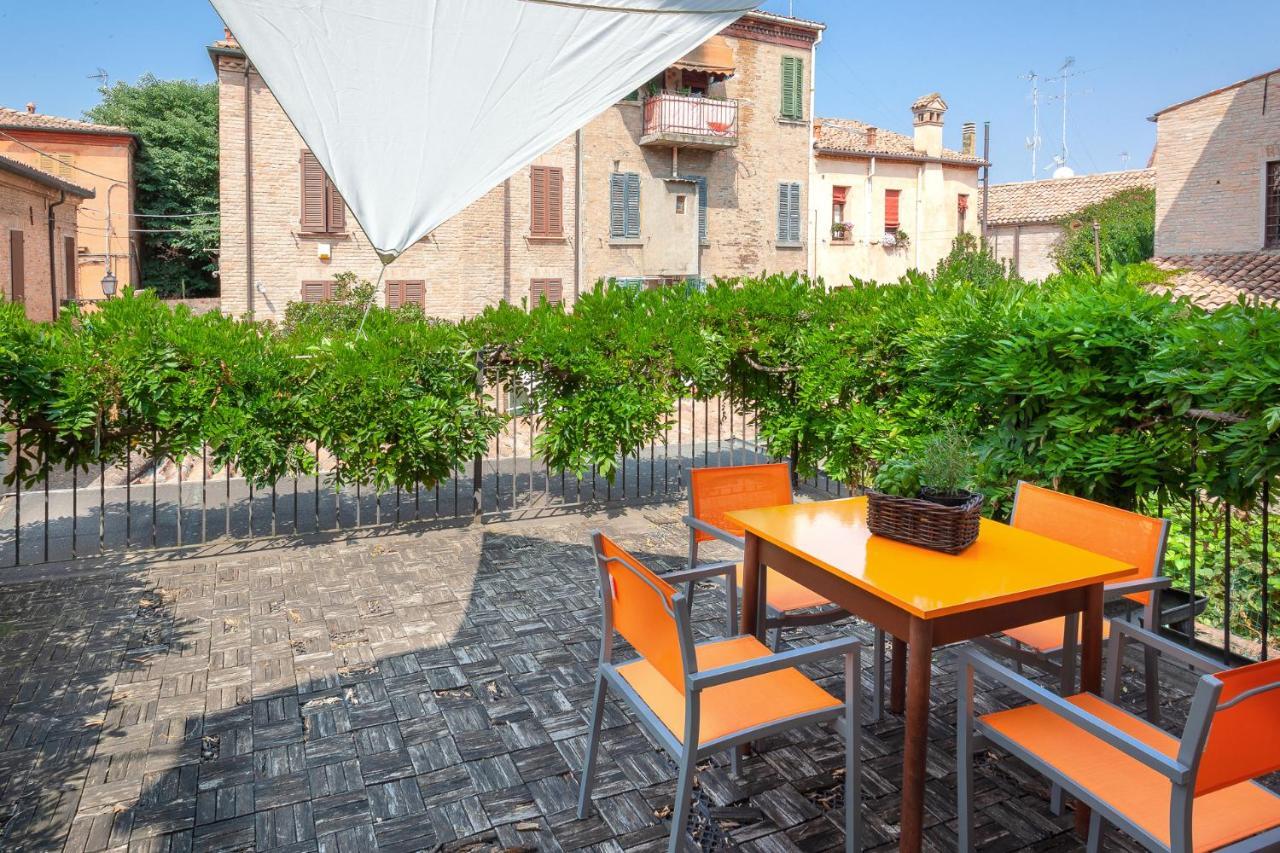 Ferrara Casa Dell'Archivolto Con Garage Lejlighed Eksteriør billede