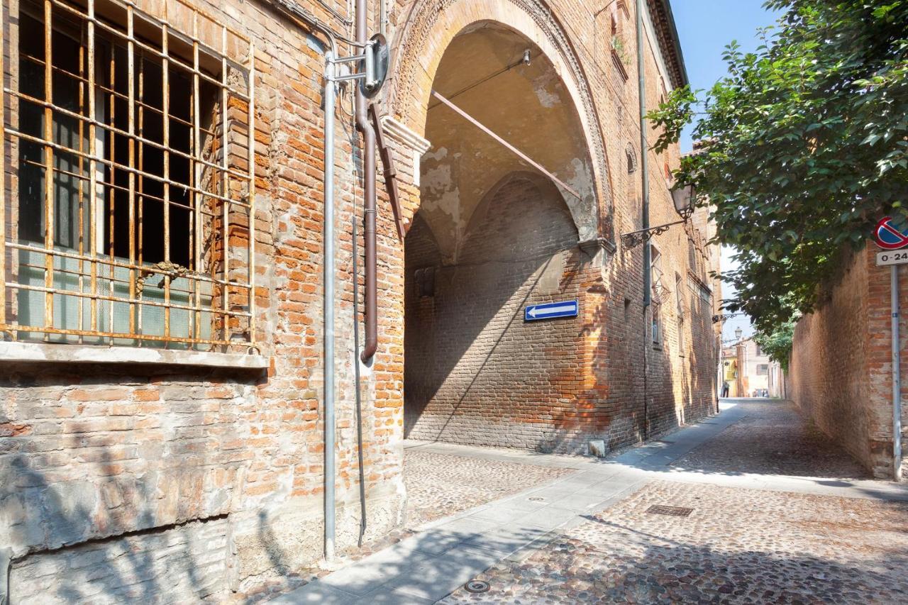 Ferrara Casa Dell'Archivolto Con Garage Lejlighed Eksteriør billede