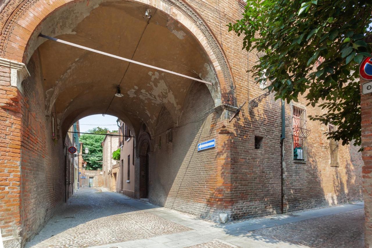Ferrara Casa Dell'Archivolto Con Garage Lejlighed Eksteriør billede