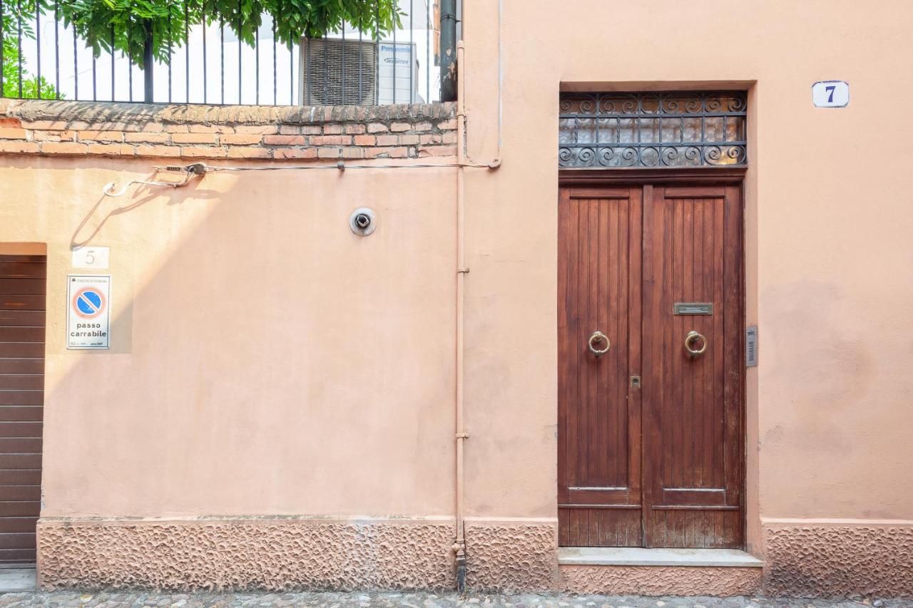 Ferrara Casa Dell'Archivolto Con Garage Lejlighed Eksteriør billede